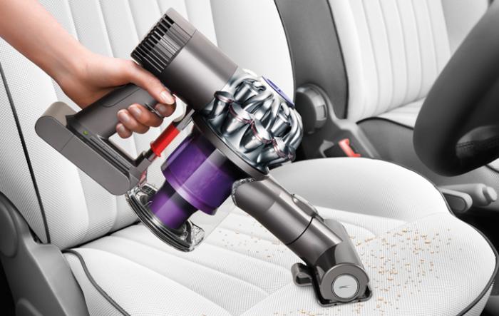 Aspira tu coche con la Dyson dc62 animal pro 